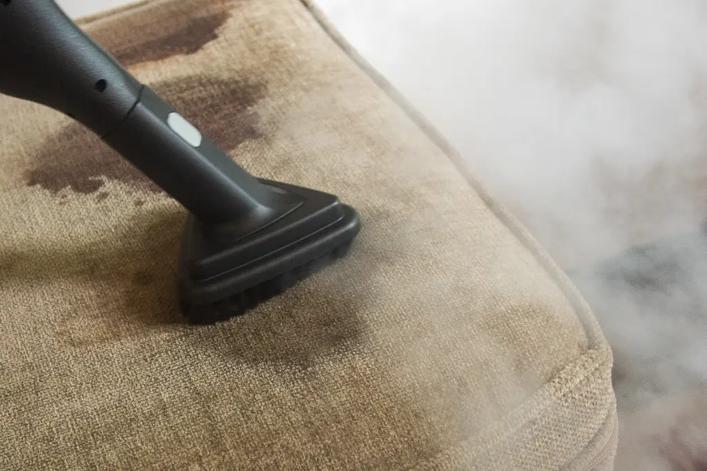 steam cleaning upholstery